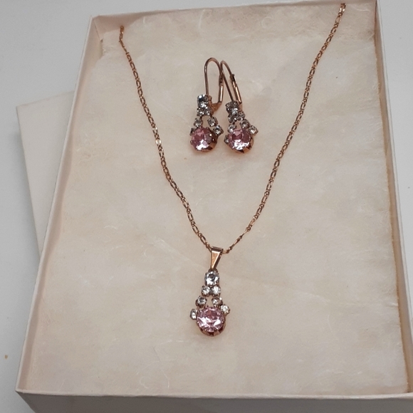 14K Gold Plated Earrings & Necklace Set - Picture 10 of 11